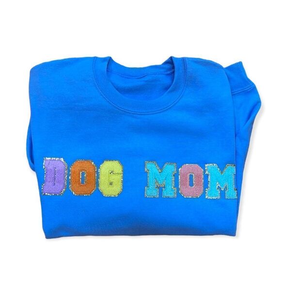 NWT Wool + Pepper Co. DOG MOM Varsity Letter Patch Crewneck Sweatshirt - Picture 5 of 5